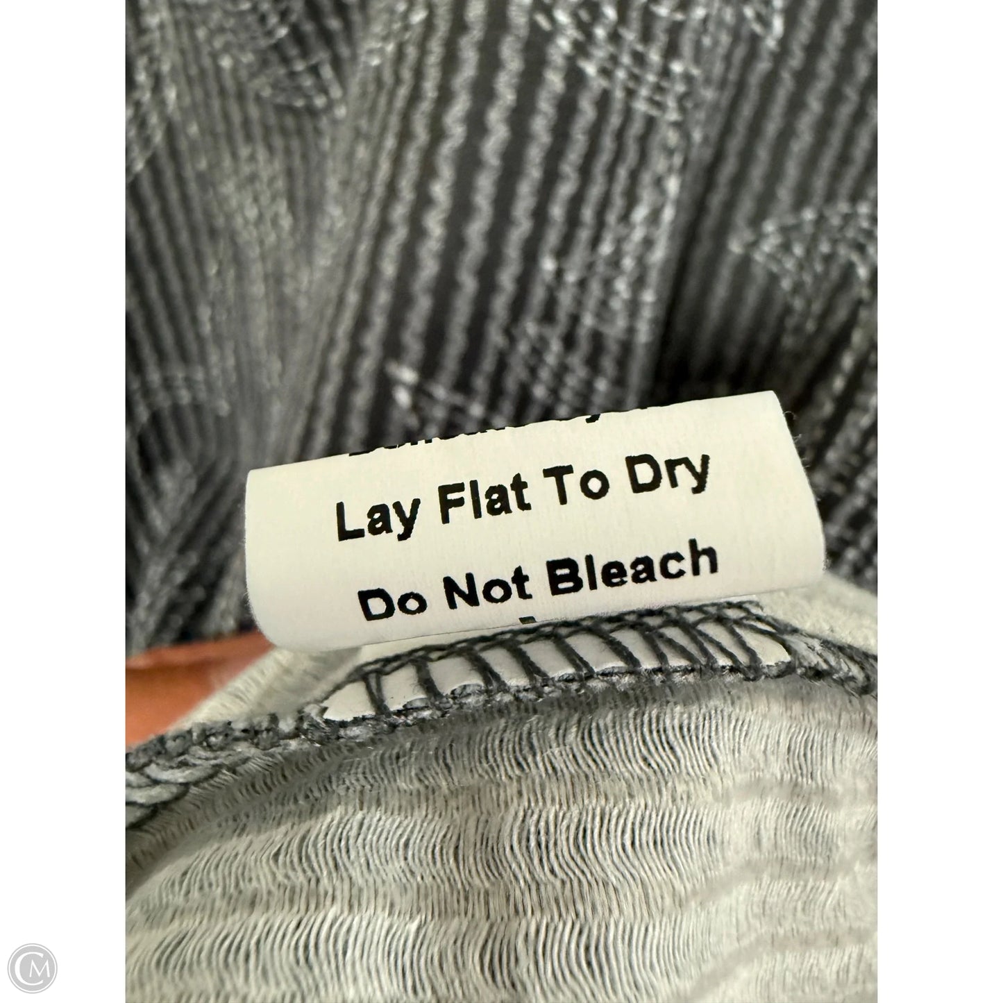 Top Short Sleeve By Clothes Mentor In Grey, Size: L