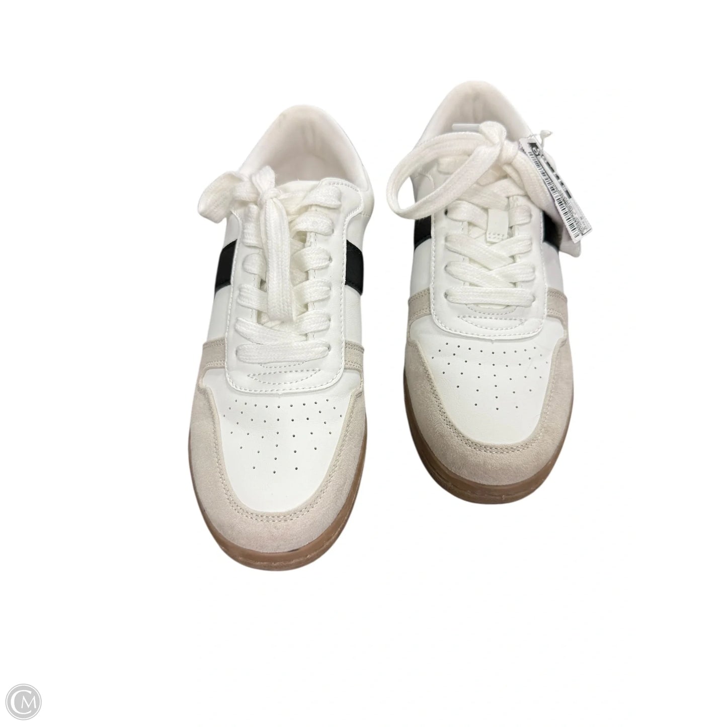 Shoes Sneakers By Universal Thread In Black & White, Size: 6