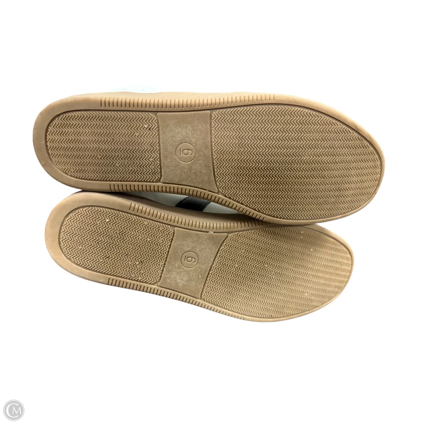 Shoes Sneakers By Universal Thread In Black & White, Size: 6