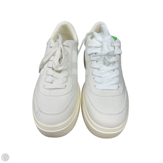 Shoes Sneakers By Cmc In Cream, Size: 7