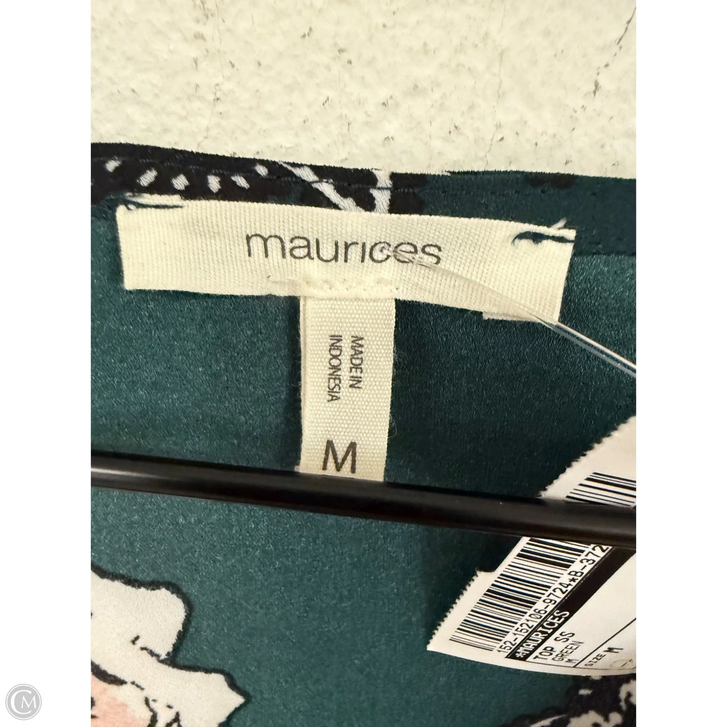 Top Short Sleeve By Maurices In Green, Size: M