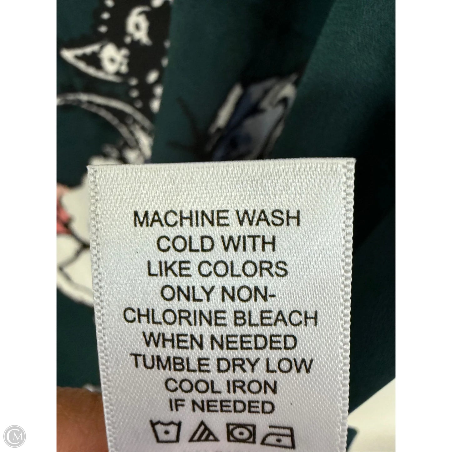 Top Short Sleeve By Maurices In Green, Size: M