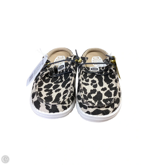 Shoes Flats By Hey Dude In Animal Print, Size: 7