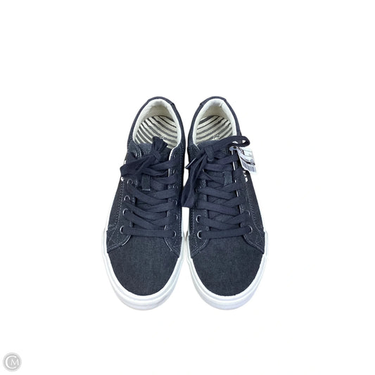 Shoes Sneakers By Taos In Grey, Size: 7