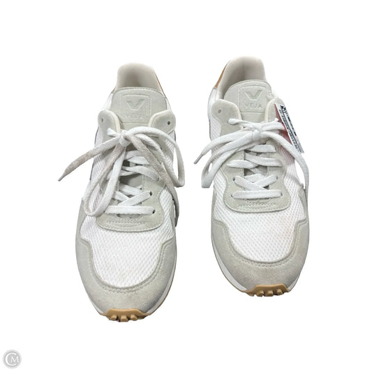Shoes Sneakers By Veja In White, Size: 10