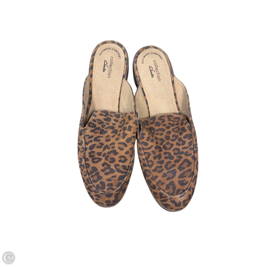 Shoes Flats By Clarks In Animal Print, Size: 9