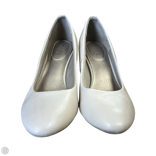Shoes Heels Kitten By Jones New York In Taupe, Size: 8