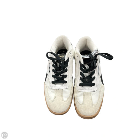 Shoes Sneakers By Reebok In Black & White, Size: 7.5