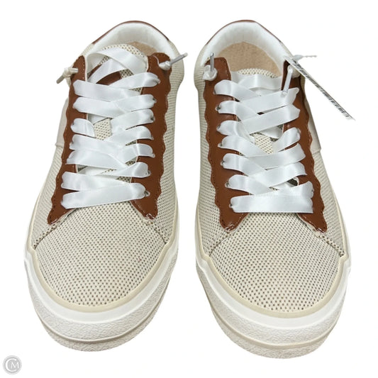 Shoes Sneakers By Cmc In Cream & Tan, Size: 7.5