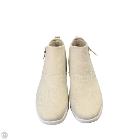 Boots Ankle Flats By Ryka In Tan, Size: 7.5
