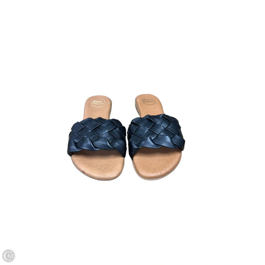 Sandals Flats By Cmc In Black, Size: 10