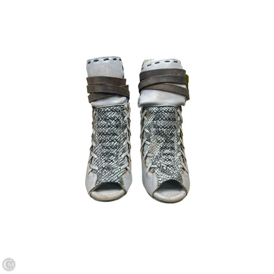 Sandals Heels Block By Freebird In Grey, Size: 9