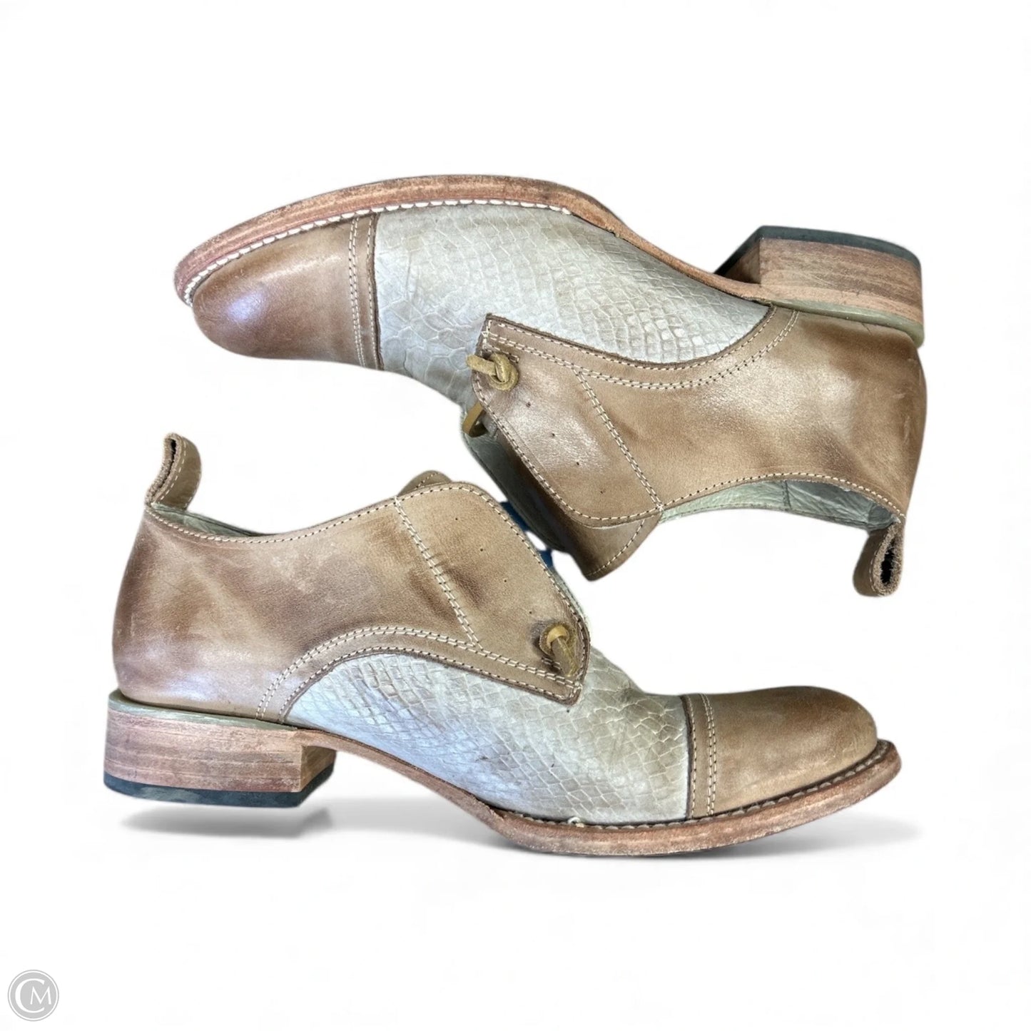 Shoes Flats By Freebird In Brown, Size: 10