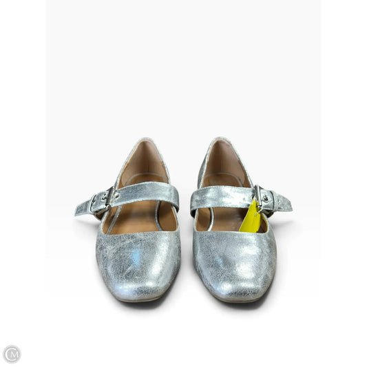 Shoes Flats By Dolce Vita In Silver, Size: 9
