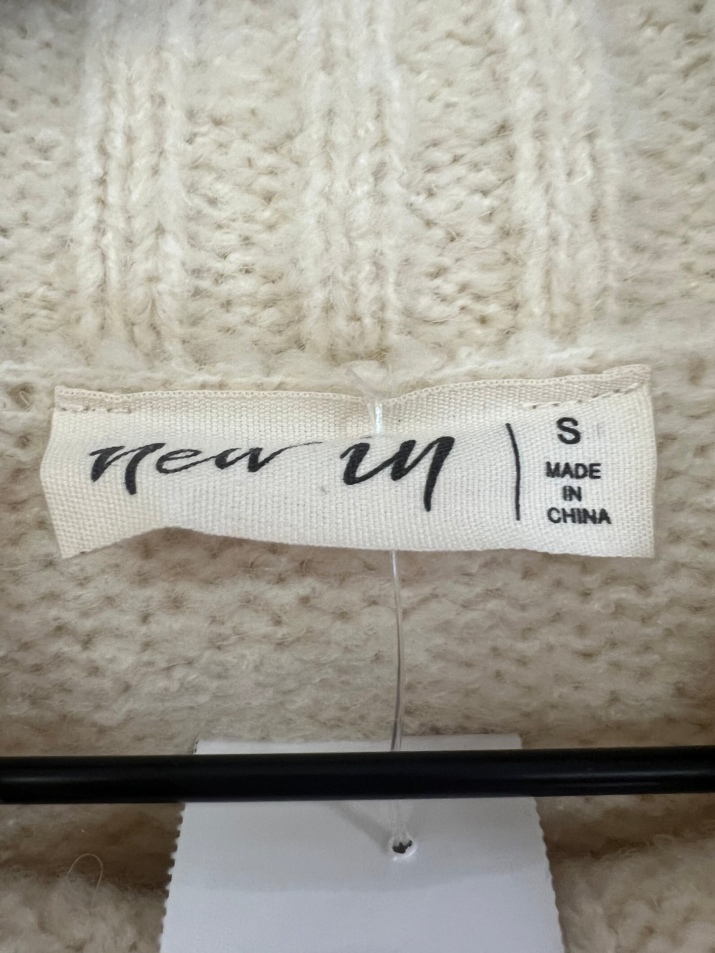 Sweater By Clothes Mentor In Cream, Size: S