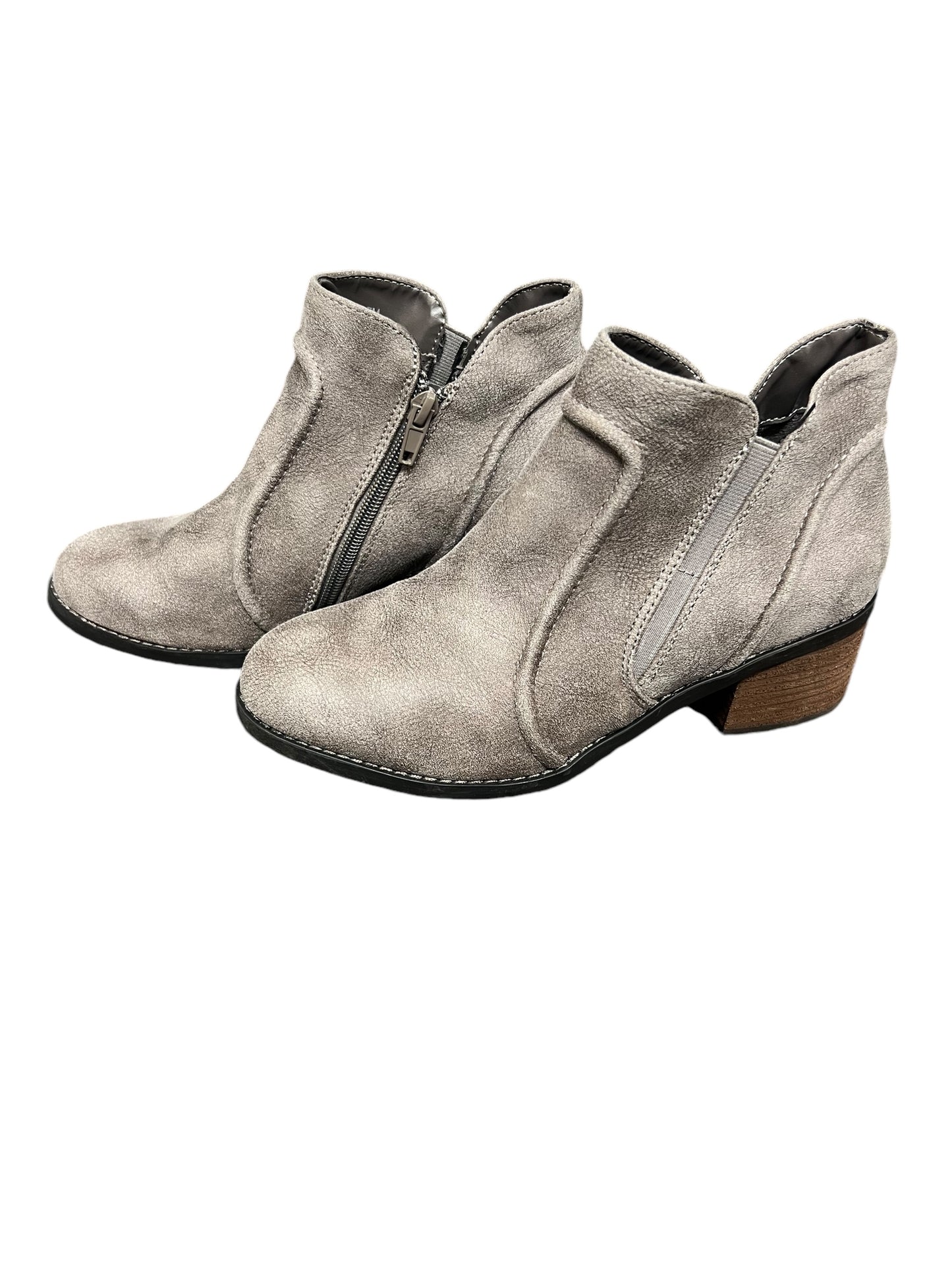 Boots Ankle Heels By Clothes Mentor In Grey, Size: 7