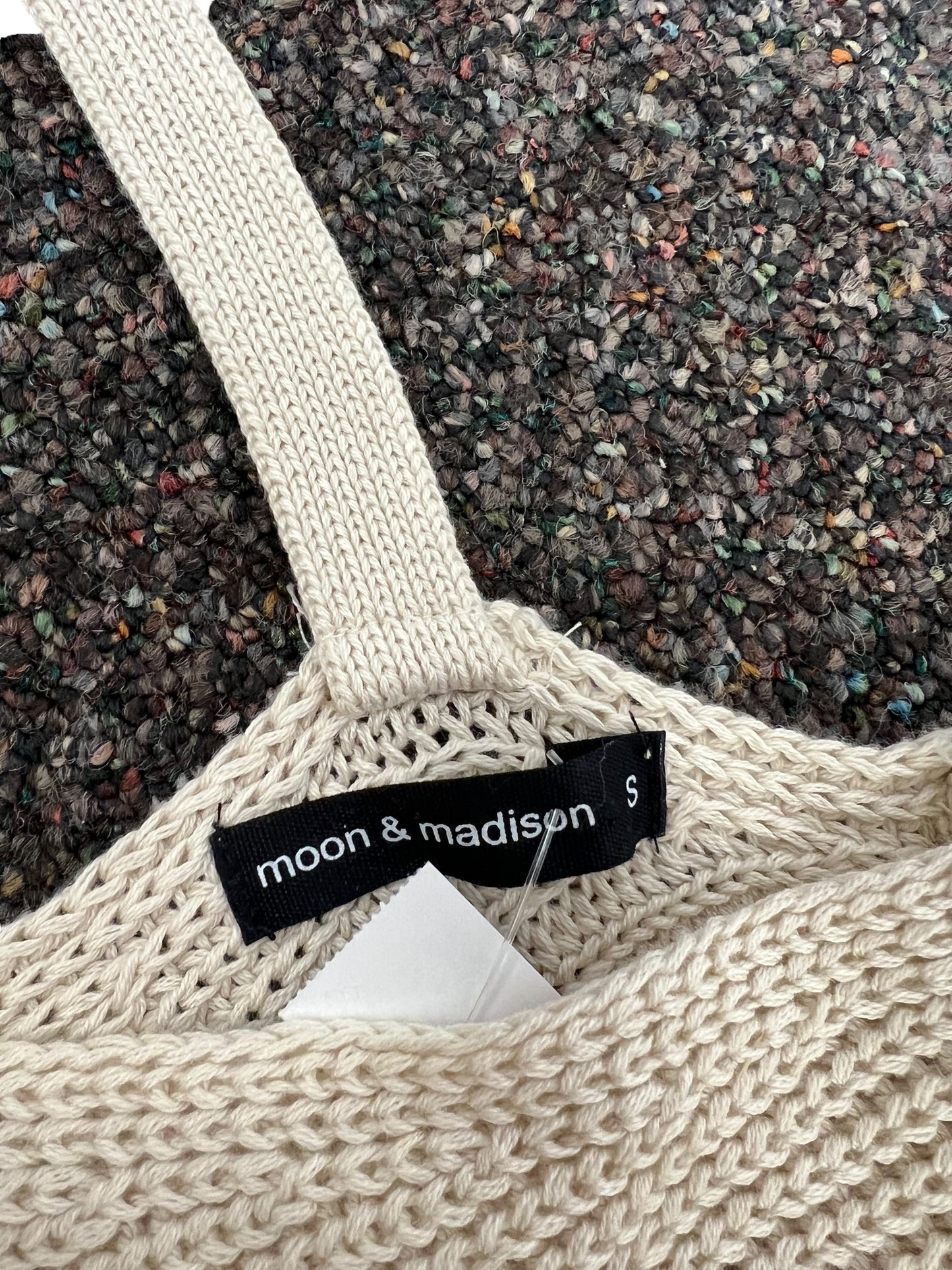 Sweater By Clothes Mentor In Cream, Size: S