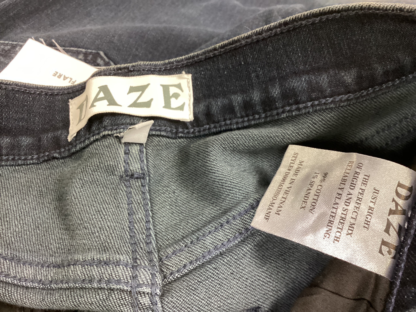 Jeans Flared By Daze In Blue Denim, Size: 2