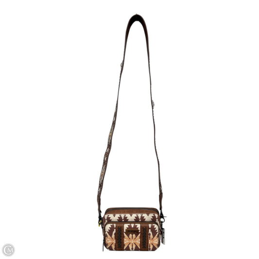 Crossbody By Wrangler, Size: Medium