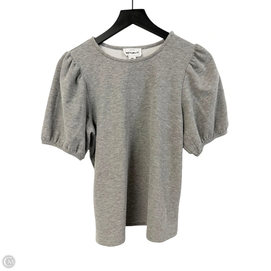 Top Short Sleeve By For The Republic In Grey, Size: M