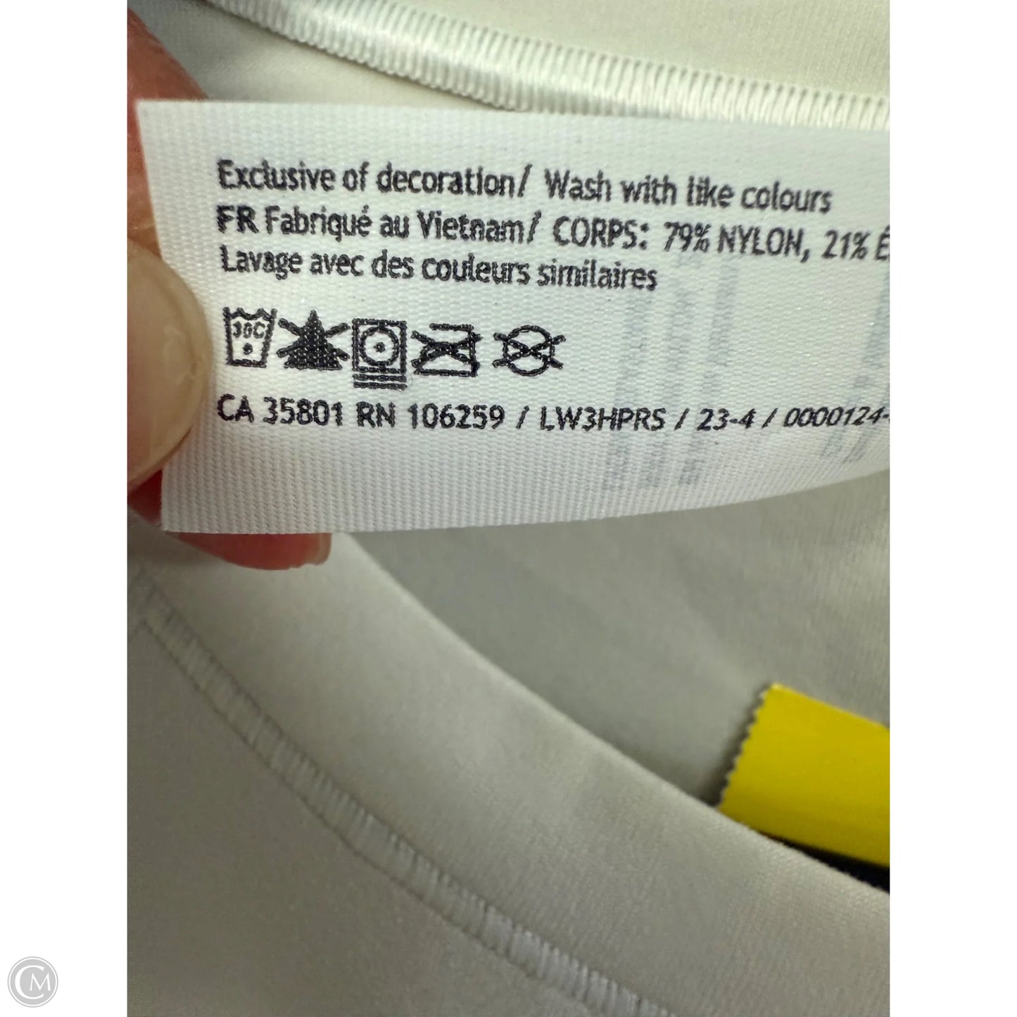Athletic Top Long Sleeve Crewneck By Lululemon In Cream, Size: L