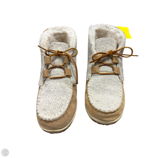 Boots Ankle Flats By Minnetonka In Cream & Tan, Size: 10