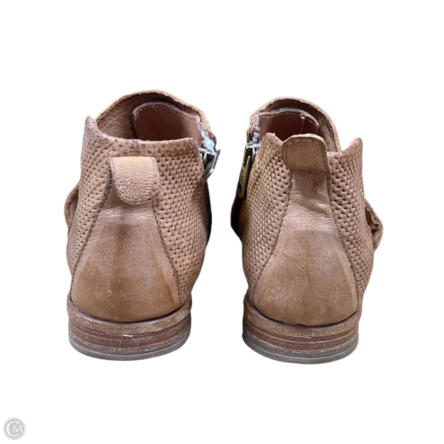 Shoes Flats By Cmb In Brown, Size: 6.5