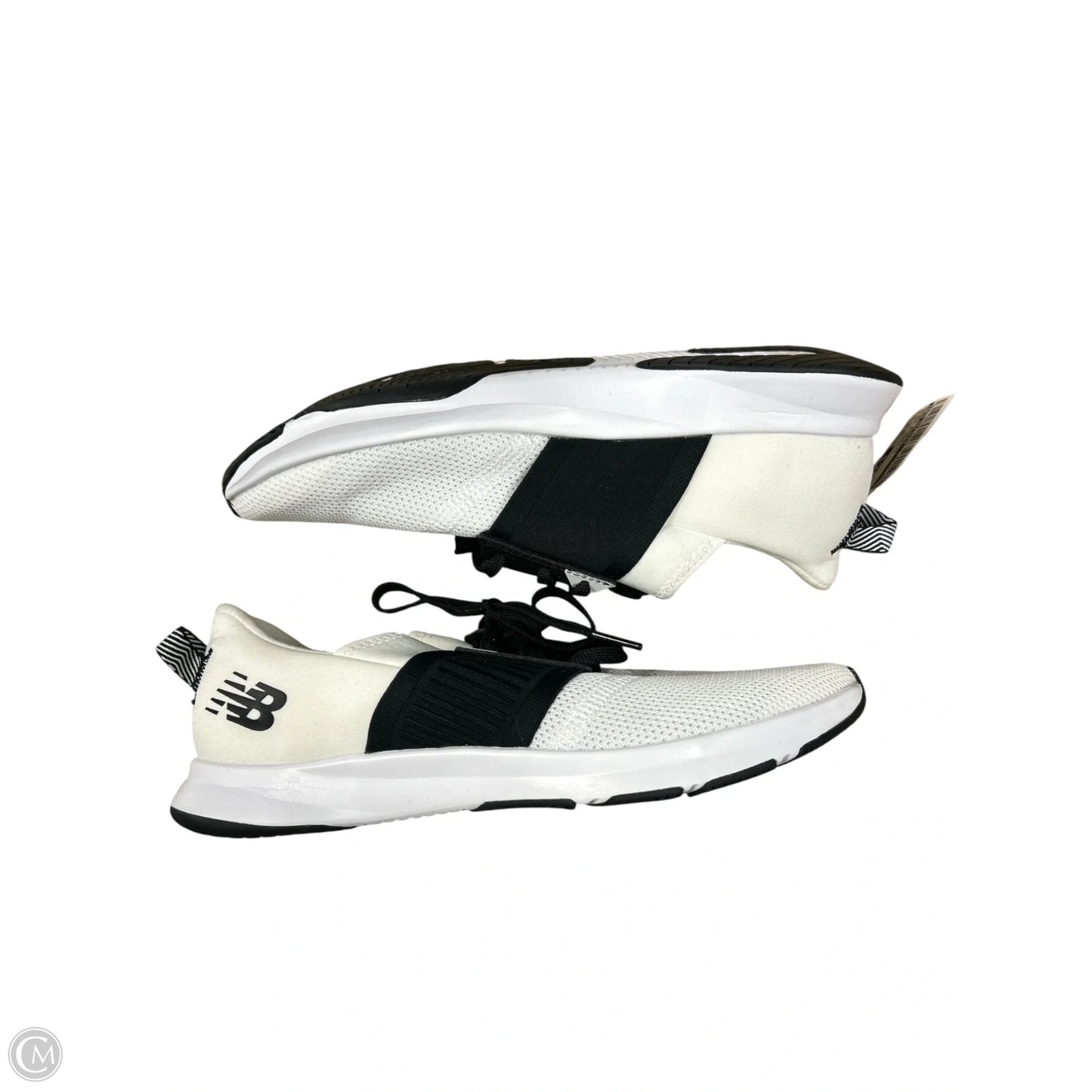 Shoes Athletic By New Balance In Black & White, Size: 6.5