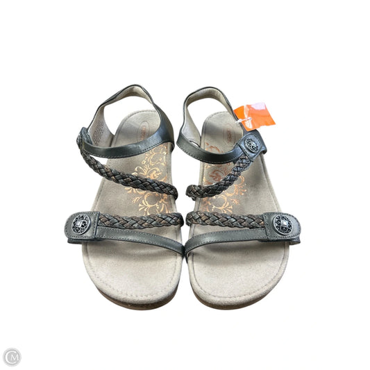 Sandals Flats By Aetrex In Grey, Size: 9