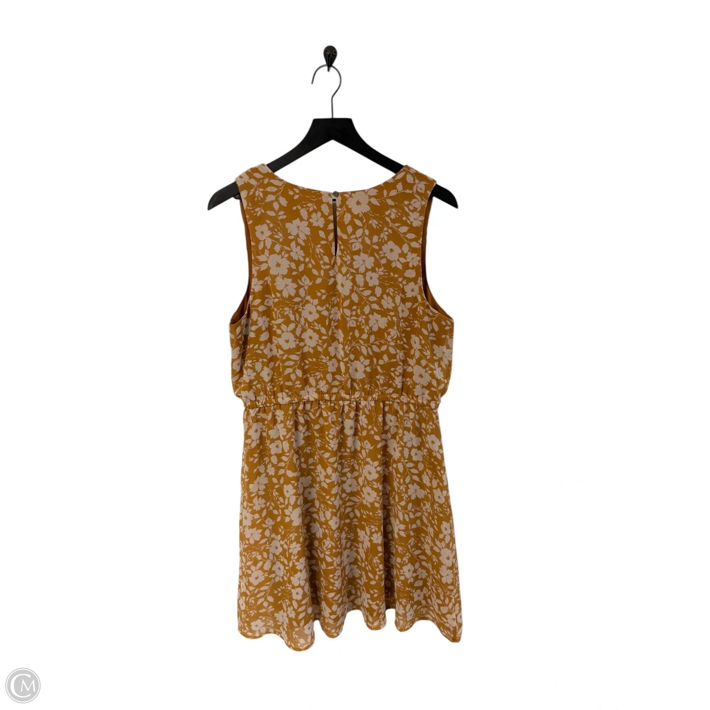 Dress Casual Short By Maurices In White & Yellow, Size: L