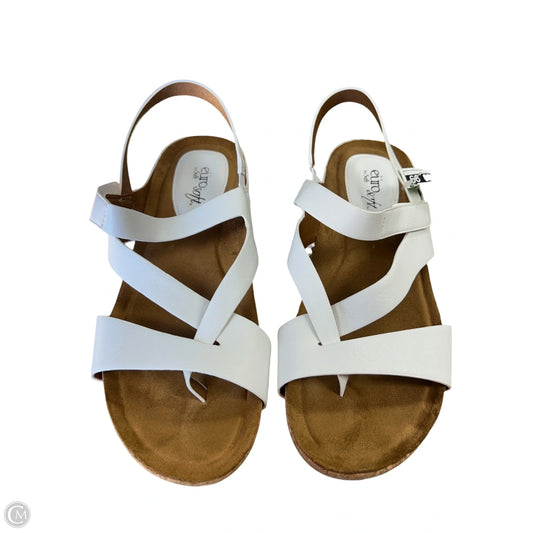 Sandals Flats By Sofft In White, Size: 9