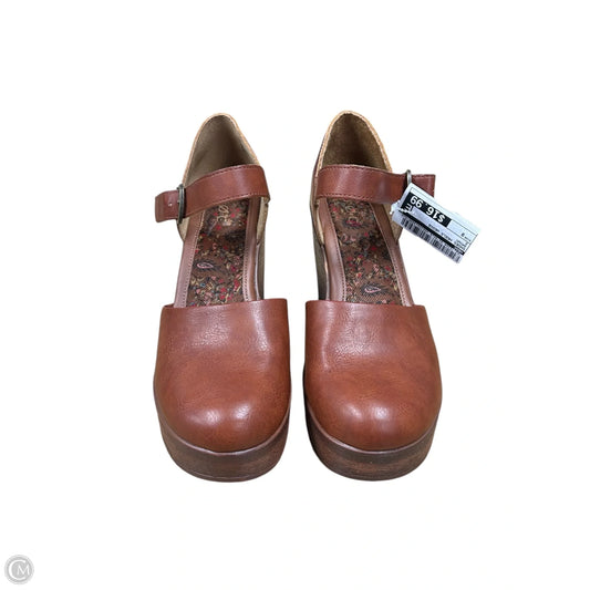 Shoes Heels Wedge By Boc In Brown, Size: 9