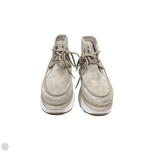 Shoes Designer By Ugg In Tan, Size: 9