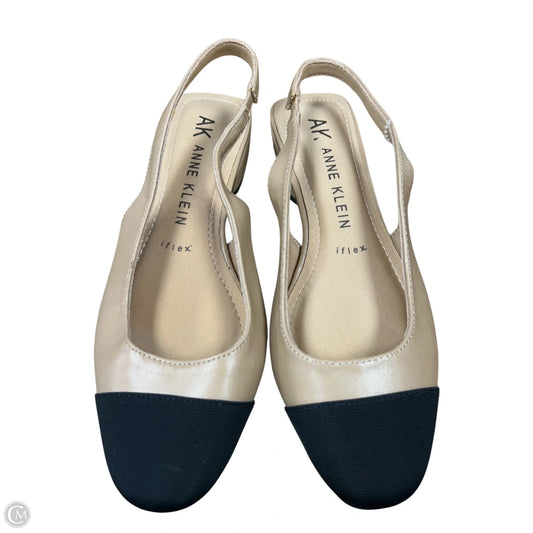 Shoes Flats By Anne Klein In Black & Tan, Size: 6.5
