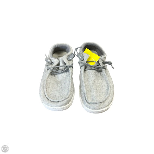 Shoes Flats By Hey Dude In Grey, Size: 7