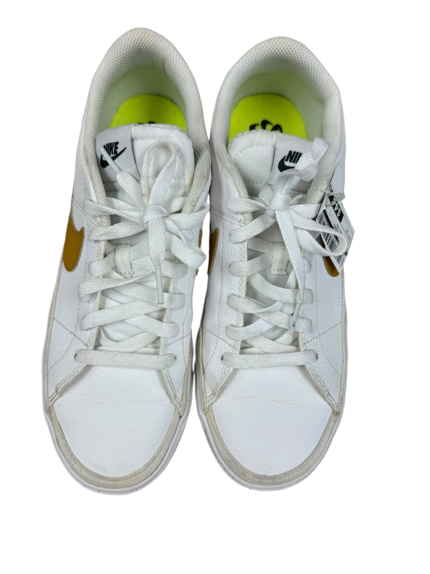 Shoes Sneakers By Nike In White & Yellow, Size: 11