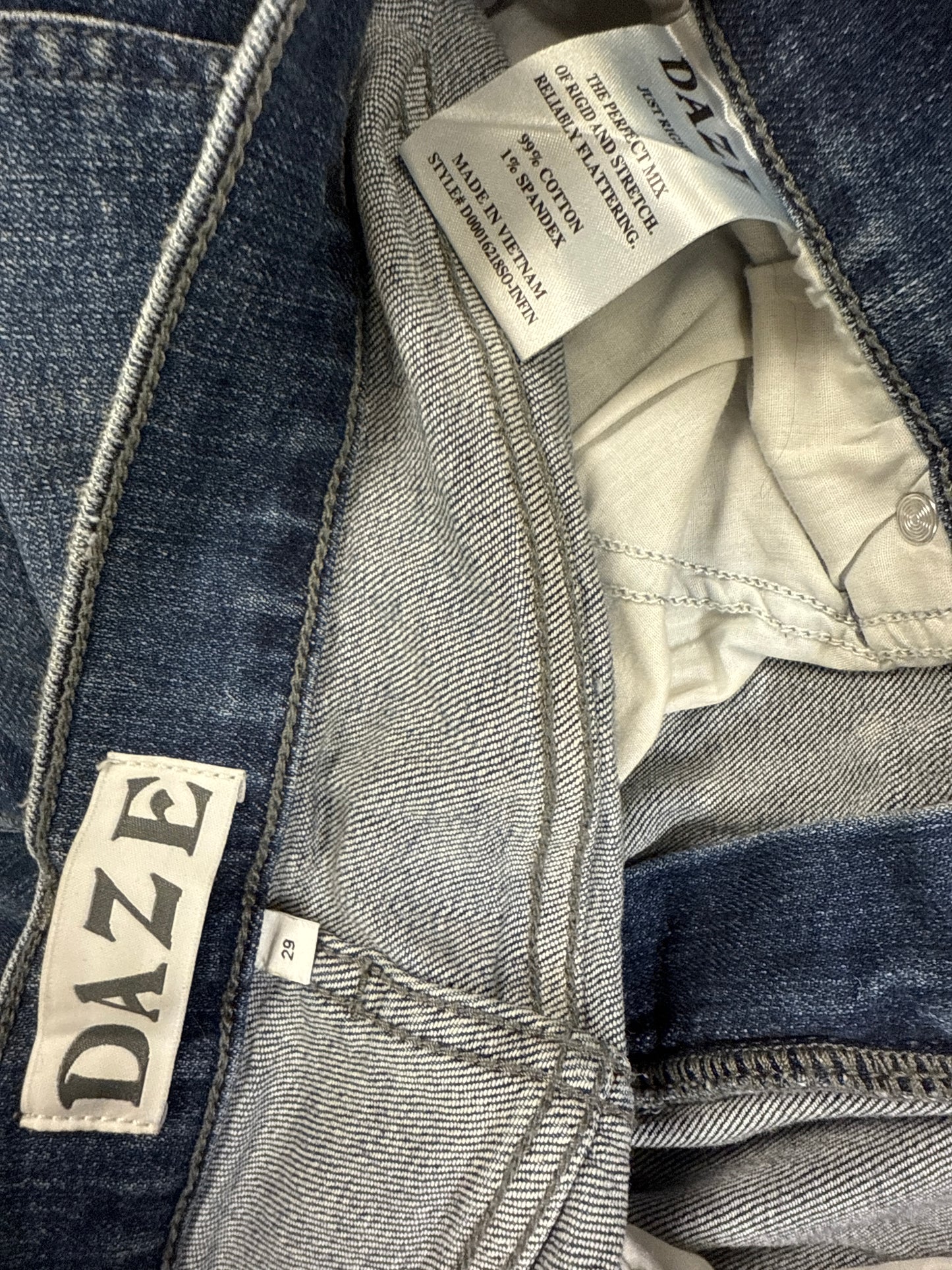 Jeans Boot Cut By Daze In Blue Denim, Size: 8