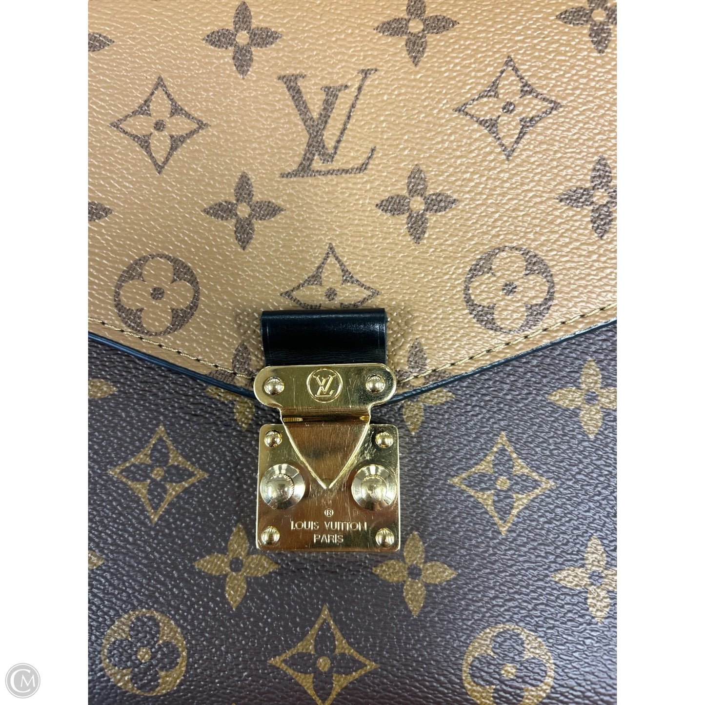 Crossbody Luxury Designer By Louis Vuitton, Size: Medium