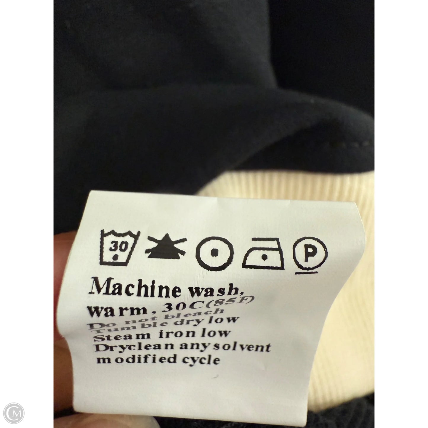 Top Long Sleeve By Clothes Mentor In Black, Size: L