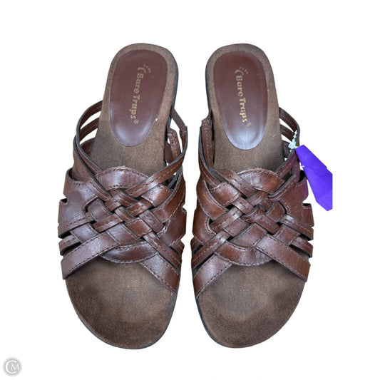Sandals Flats By Bare Traps In Brown, Size: 7