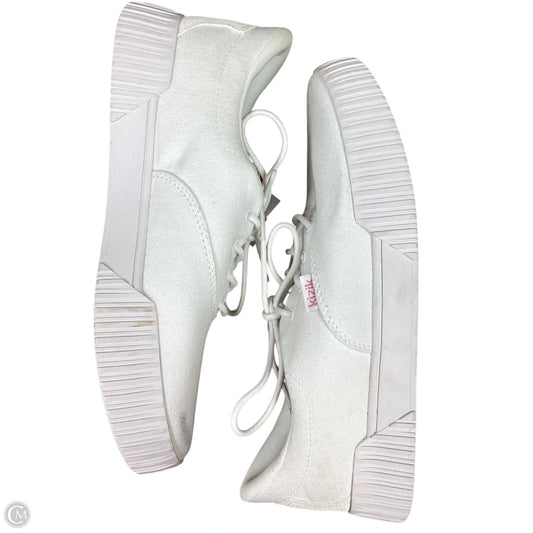 Shoes Sneakers By Cmb In White, Size: 7.5