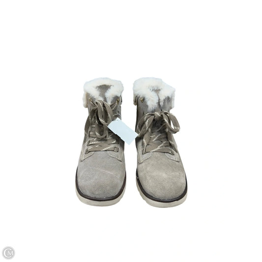 Boots Ankle Flats By Clothes Mentor In Taupe, Size: 7
