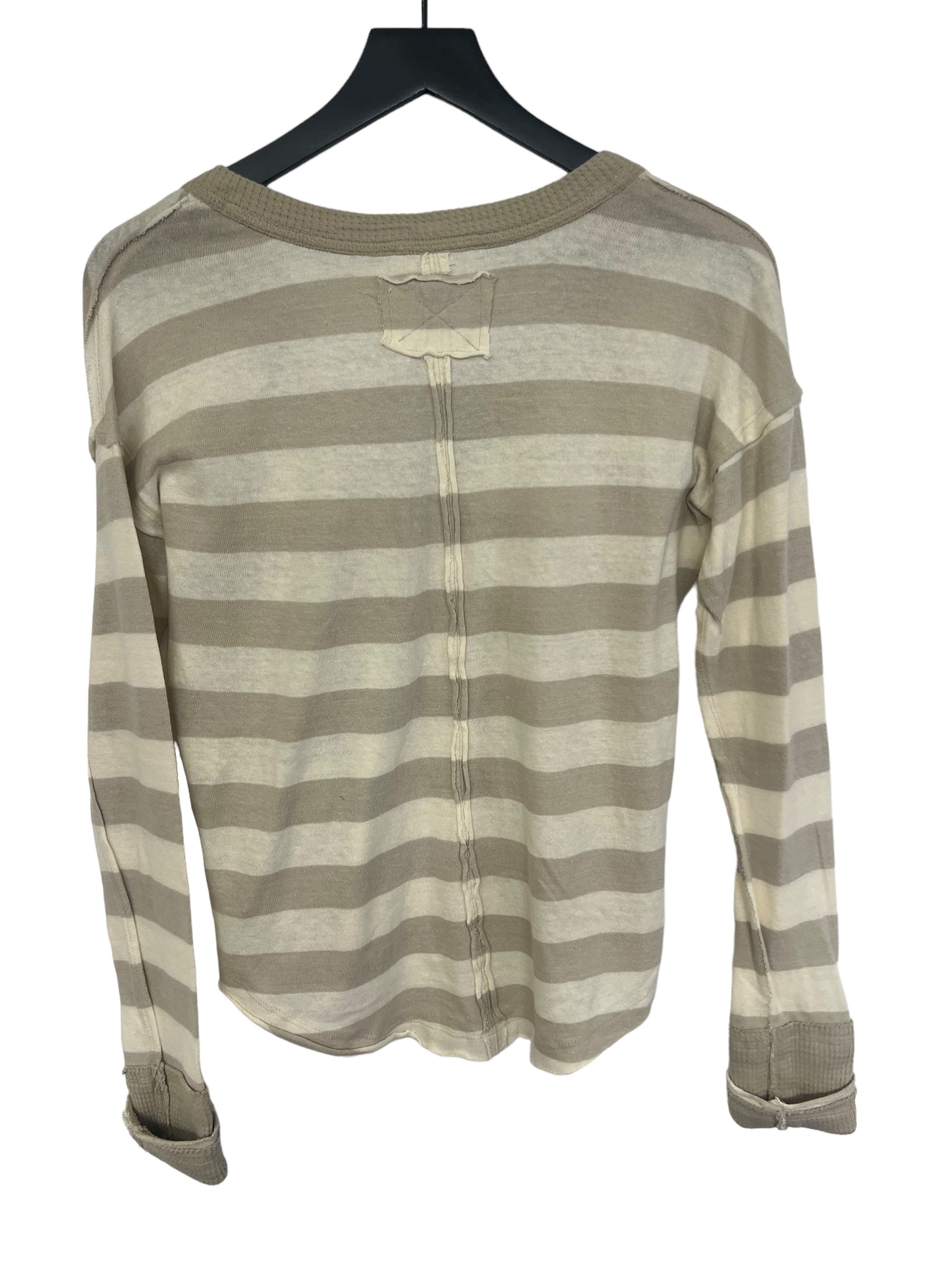 Top Long Sleeve By We The Free In Beige, Size: S