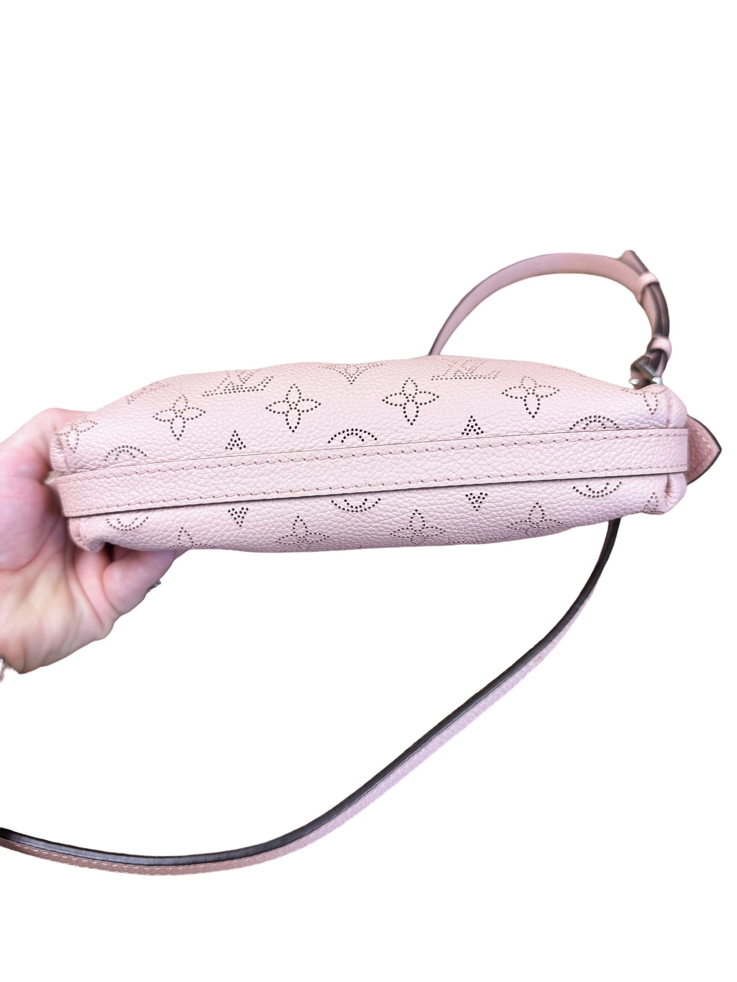 Crossbody Luxury Designer By Louis Vuitton, Size: Small