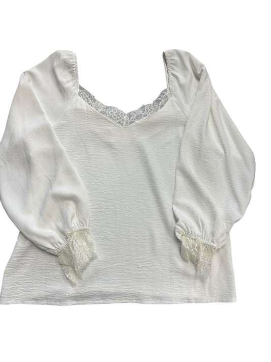 Top Long Sleeve By Clothes Mentor In White, Size: S