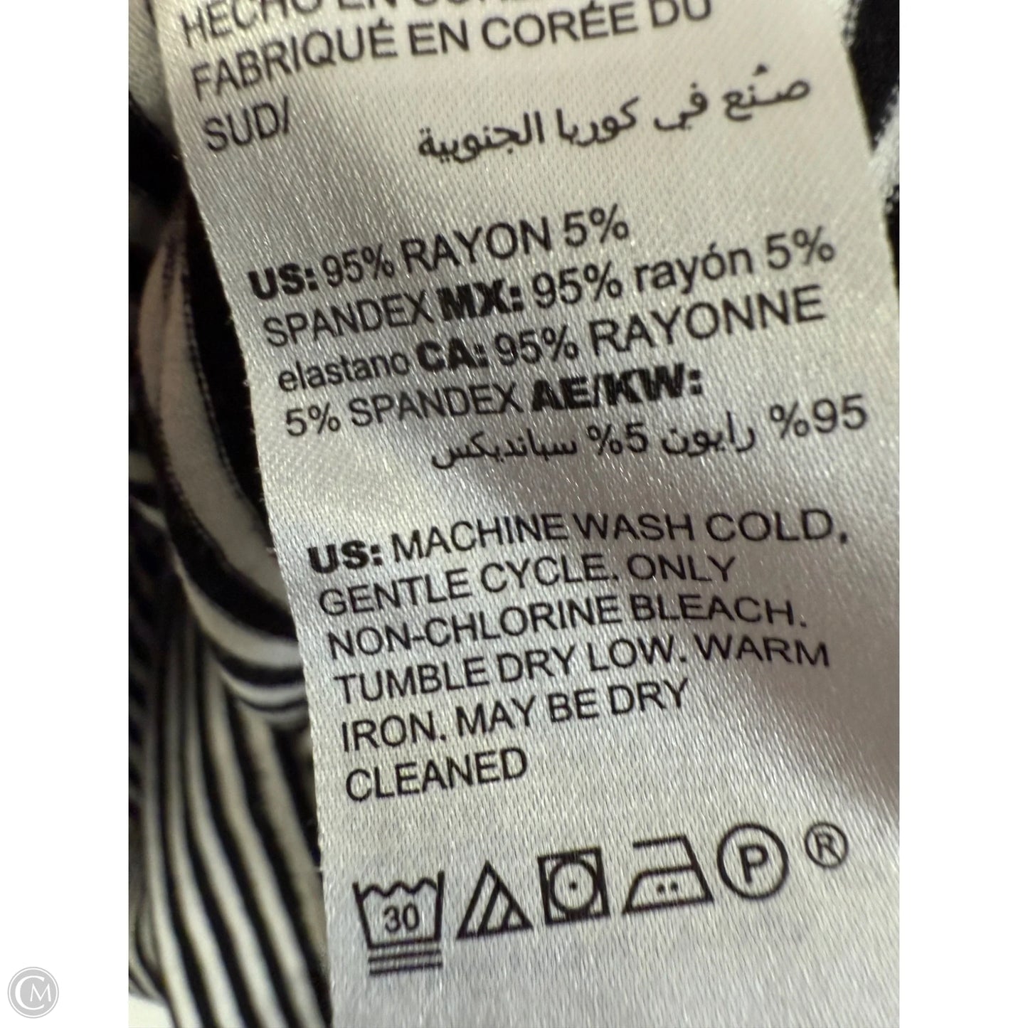 Top Long Sleeve Basic By Chicos In Black & White, Size: S