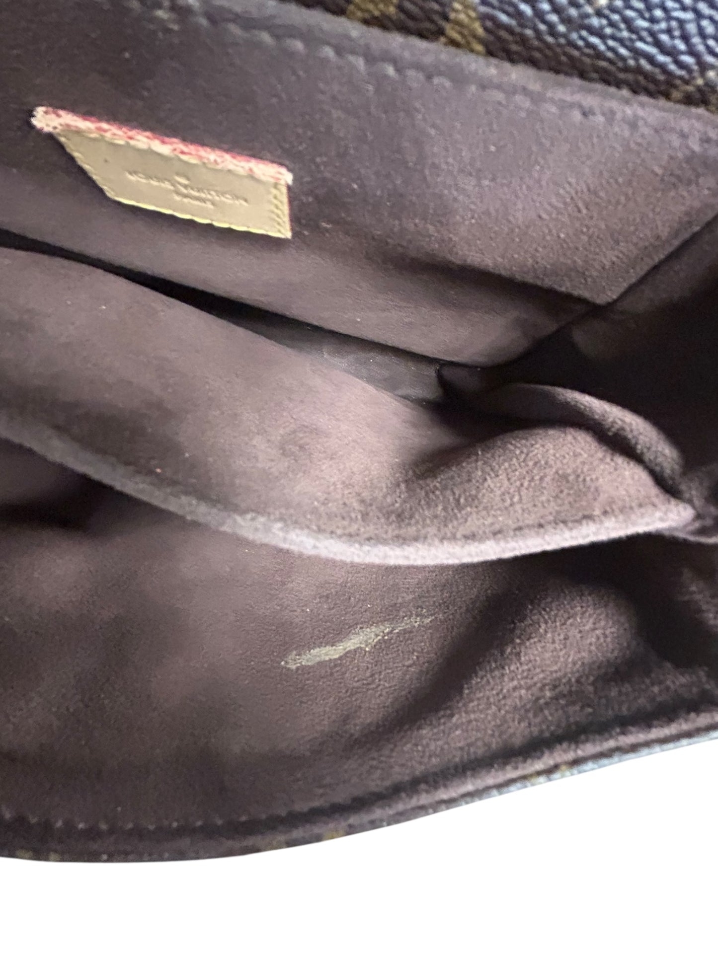 Crossbody Luxury Designer By Louis Vuitton, Size: Medium